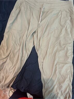 The North Face Women’s Lightweight Drawstring Cargo Pants - Sand, Active